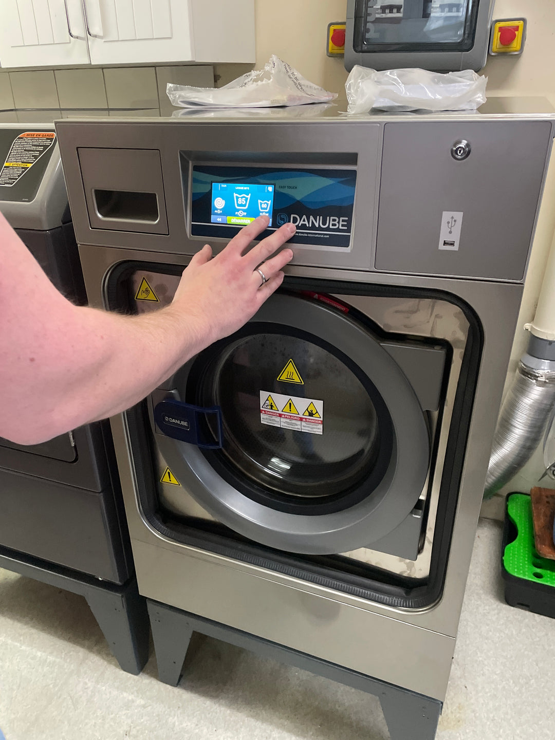 Lave-linge DANUBE WPR 8 E ET2 capacité 8 kg